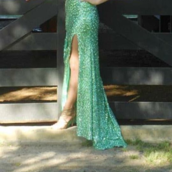 Alison and Angela Prom dress - Picture 2 of 2
