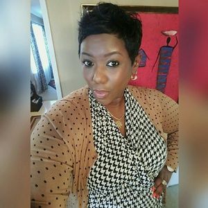 Meet your Posher, Connie