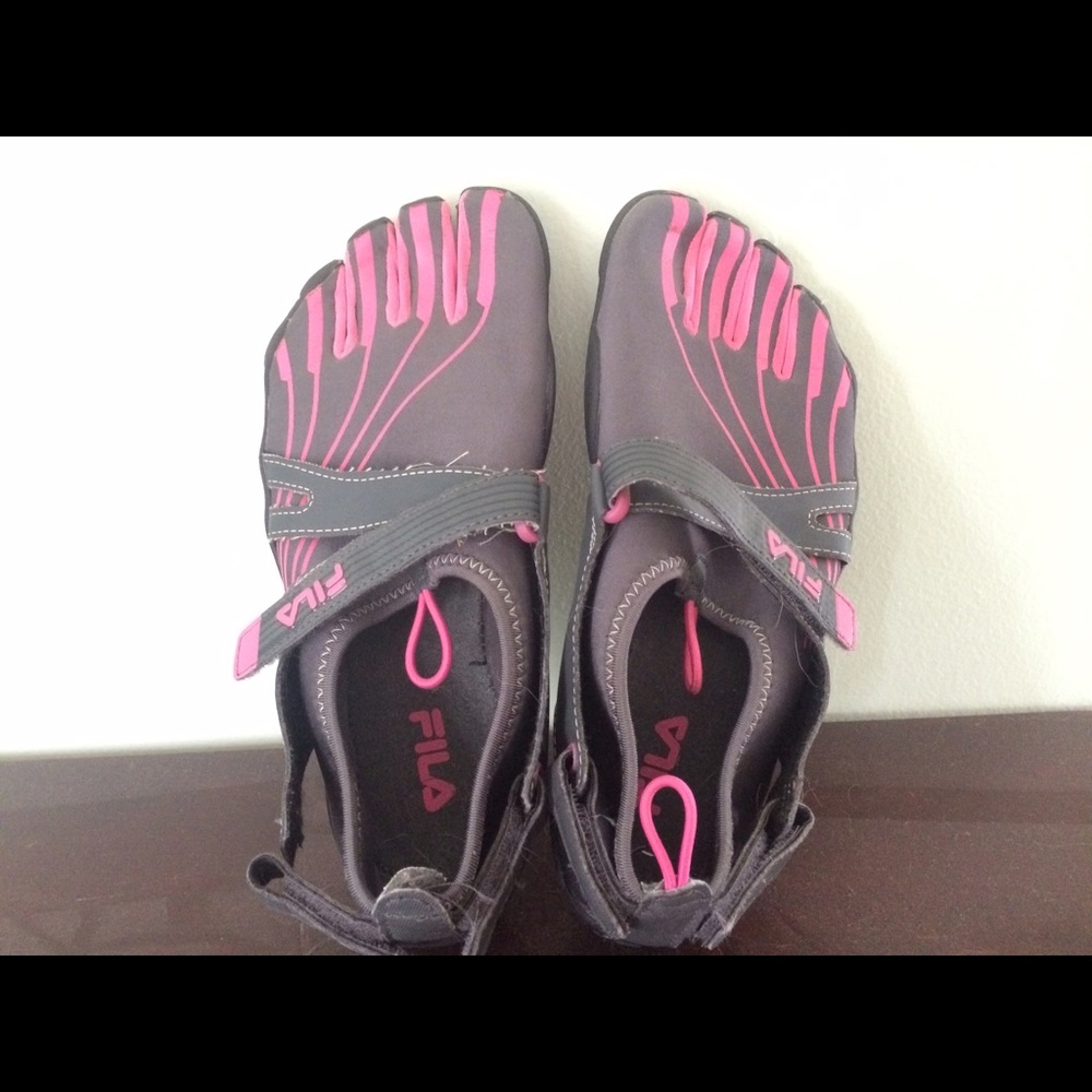 Women's Skeletoes- Fila