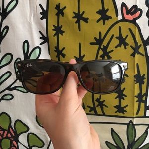 Ray Ban Wayfarers (women's! Smaller version)