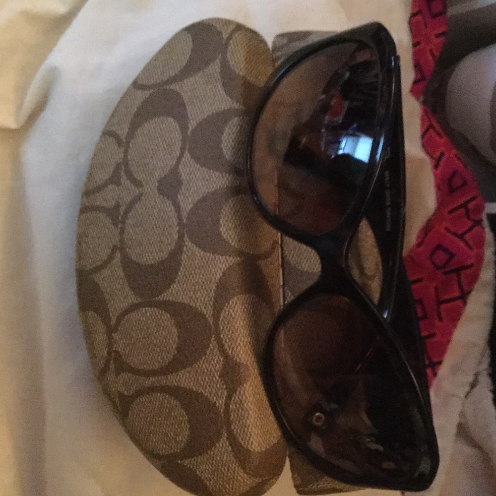 Coach sunglasses - Picture 2 of 6