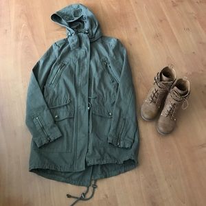 NWT Lightweight Jacket w/detachable Hood