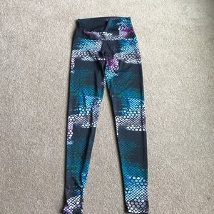 Onzie high rise leggings small
