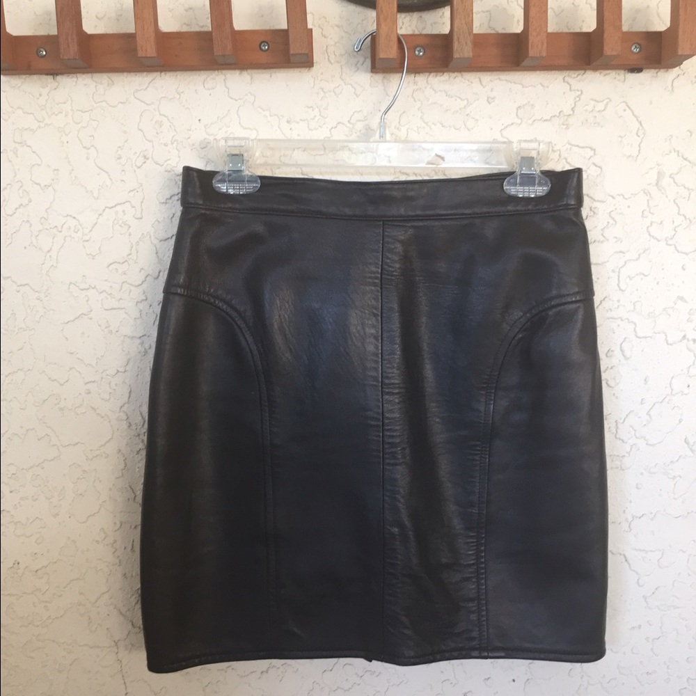 SOFT LEATHER MINI SKIRT