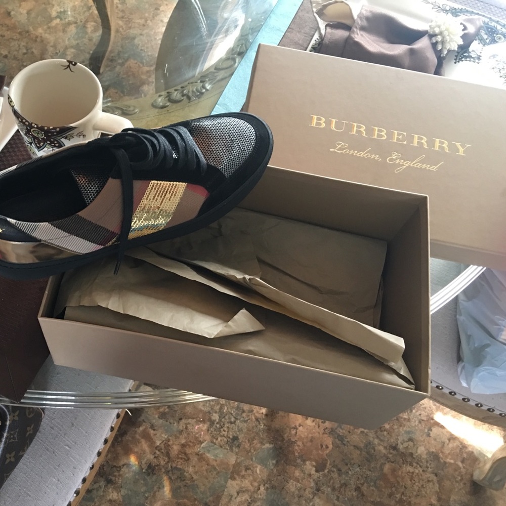 Burberry shoes BRAND NEW never worn!!!
