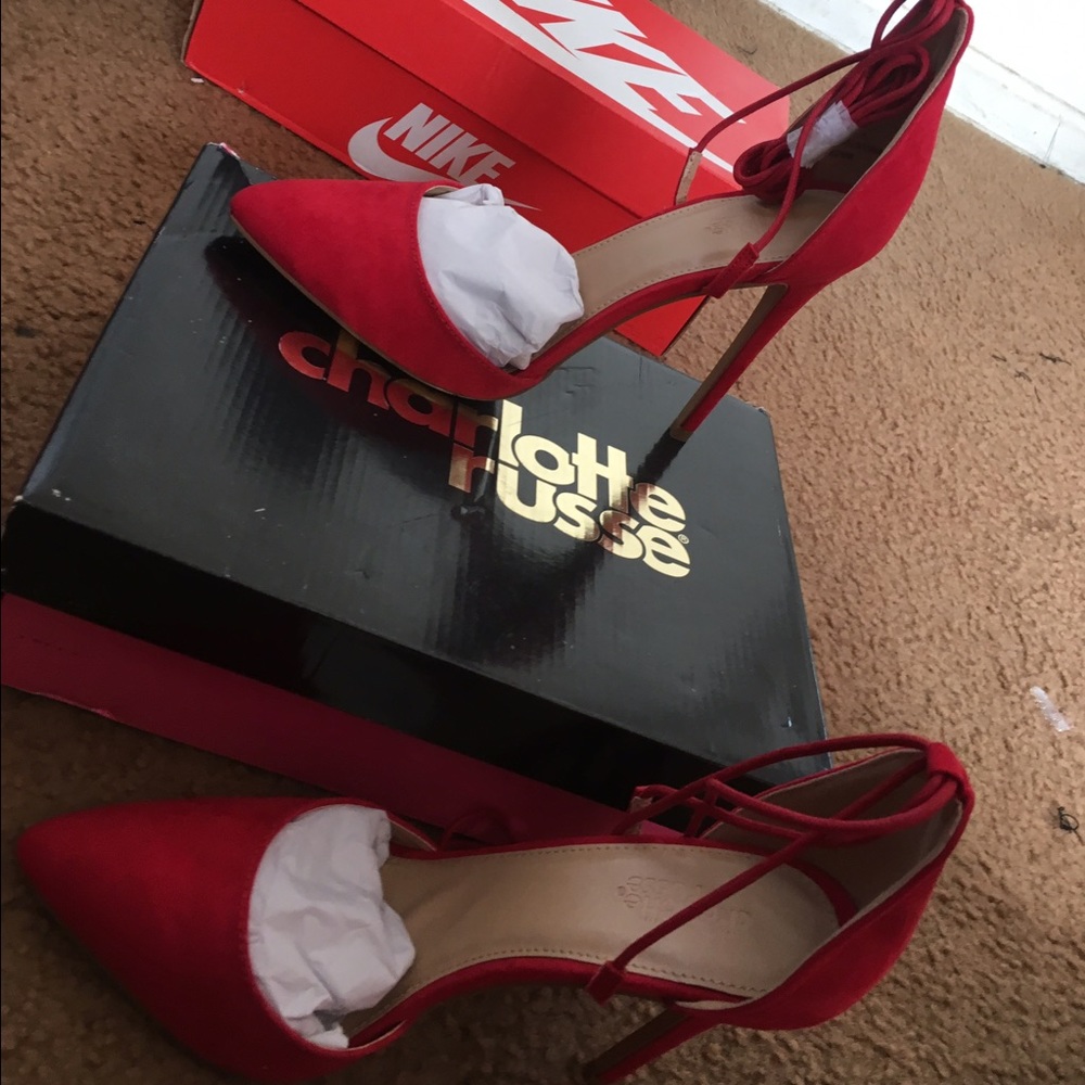 red heels - Picture 3 of 3
