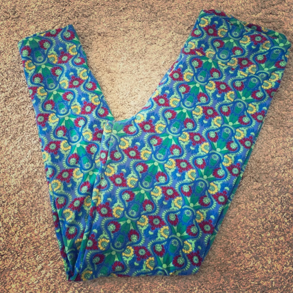 OS Lularoe leggings!