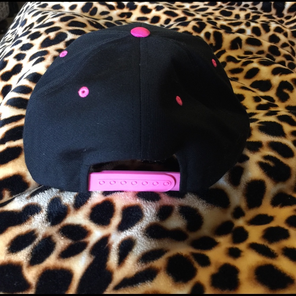SOLD ❌❌❌Snap back hat❌❌❌ - Picture 2 of 3