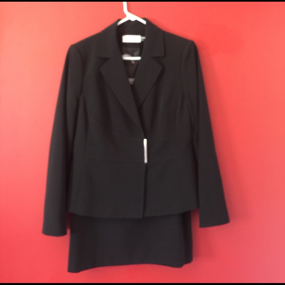 Lovely Calvin Klein business skirt suit