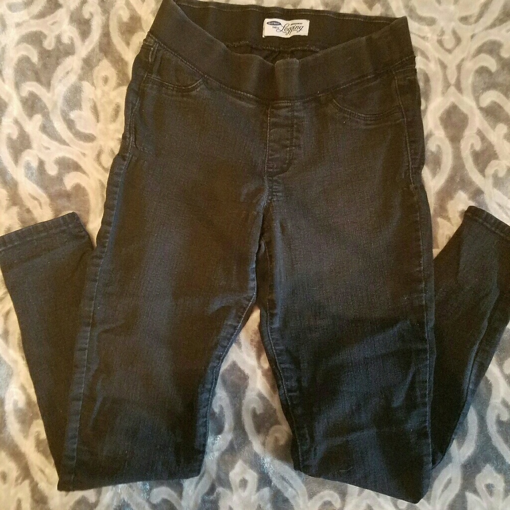 Black leggings