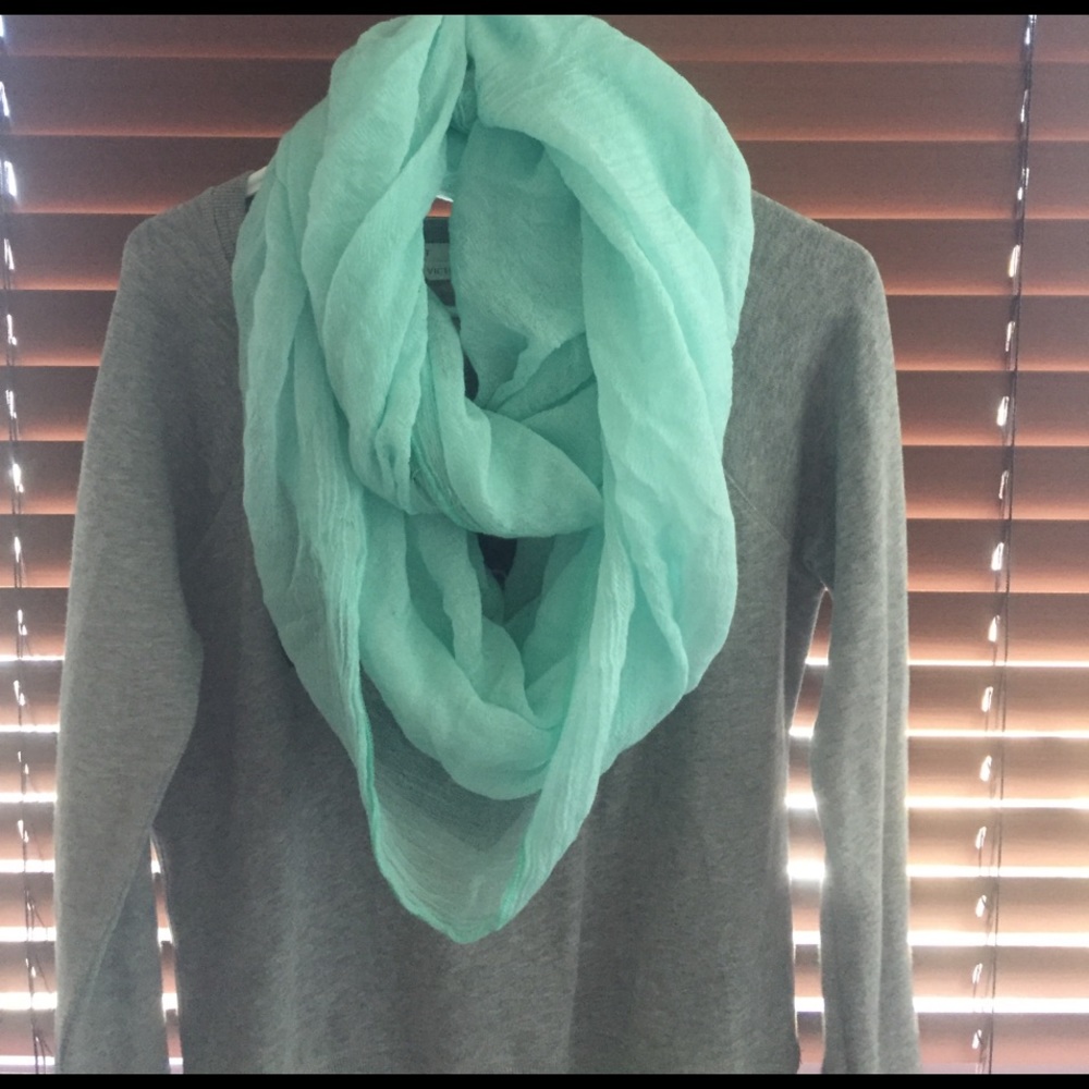 Turquoise scarf! Can bundle