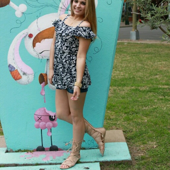 Oatmeal Suede Gladiators - Picture 4 of 4