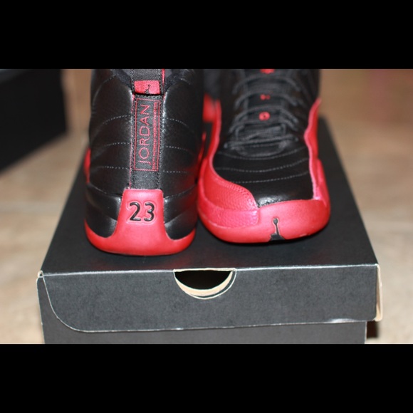 Jordan 12 flu game 6y - Picture 2 of 4