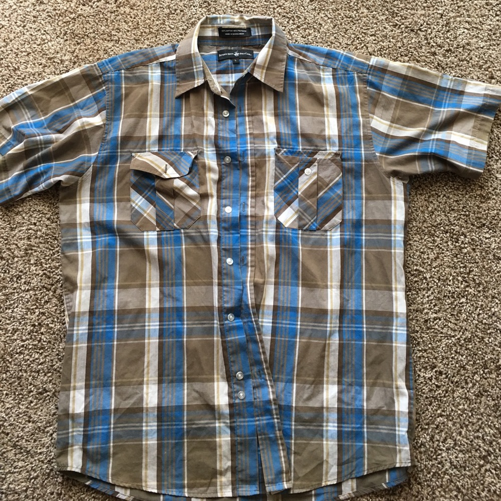 Short sleeve button down