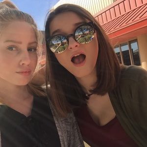 Meet your Posher, Aurora