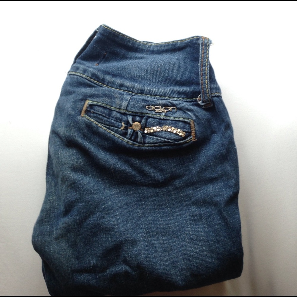 Distressed Jeans with detailing