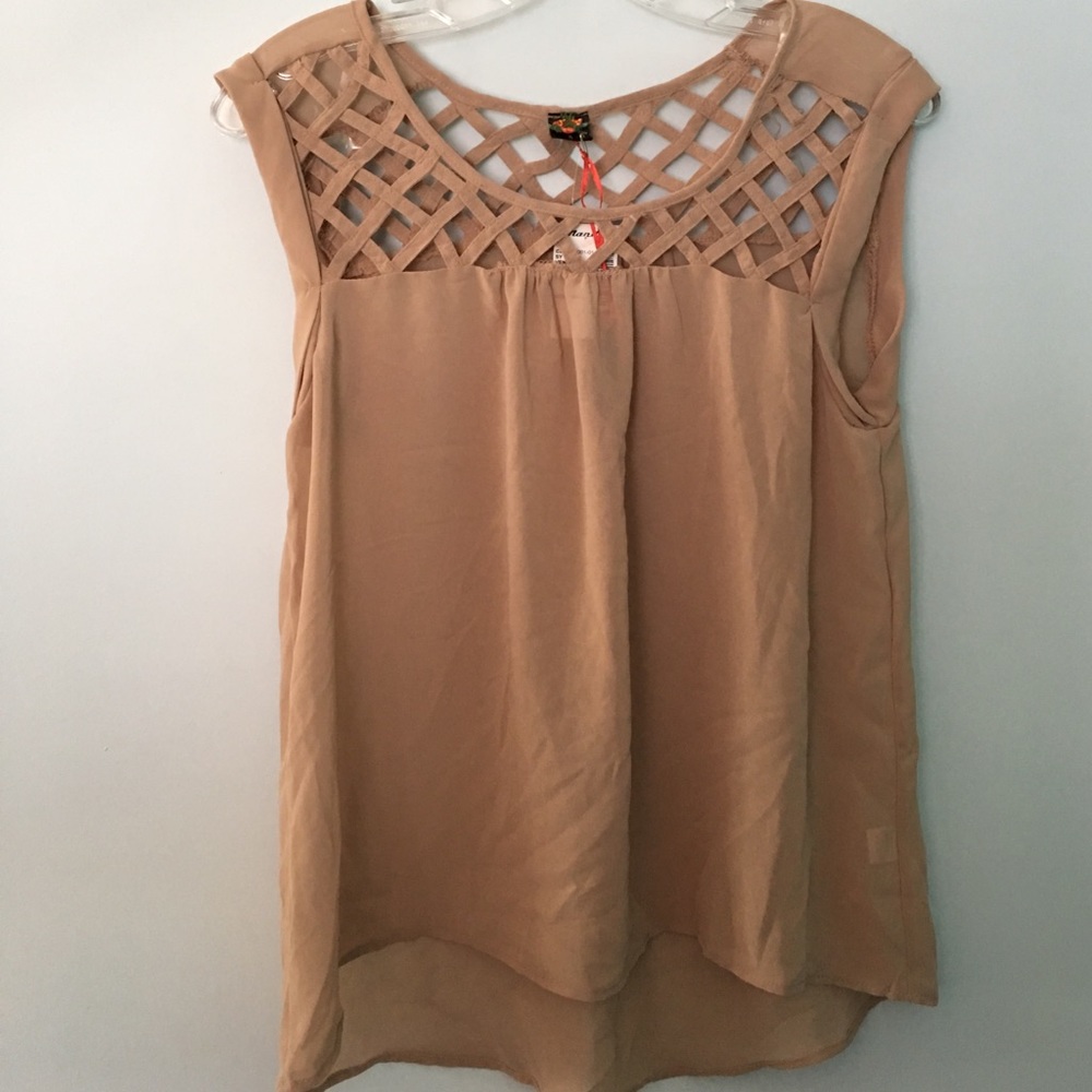 Small tank top high low fit