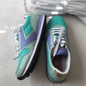 Brooks Sneakers
