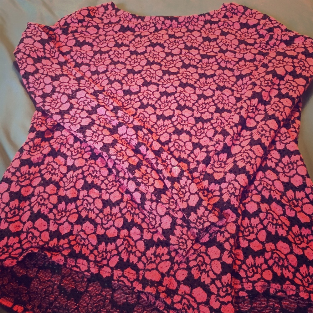 Forever21 pink and black floral top