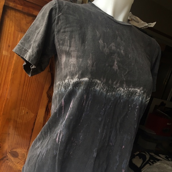 Distressed American Apparel Tee {Open to offers} - Picture 1 of 3