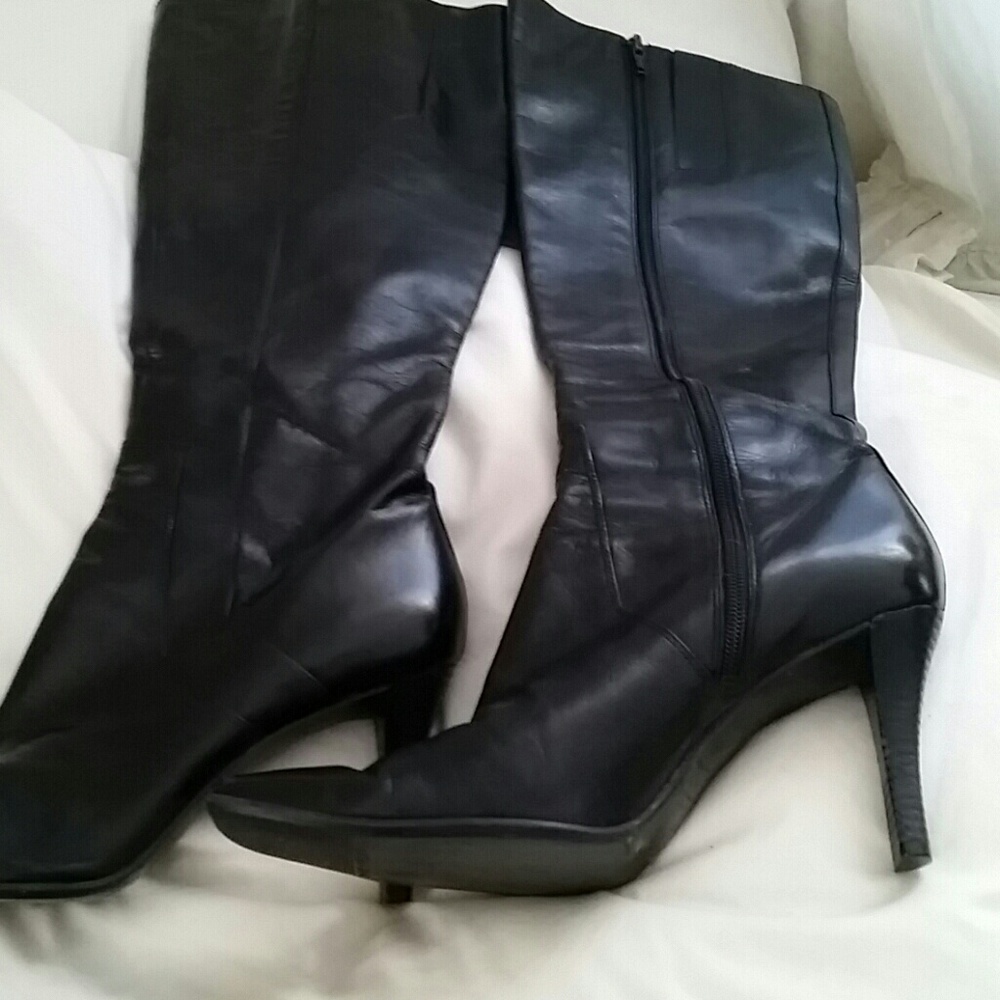 Nine west size 11 black leather zip up dress boots