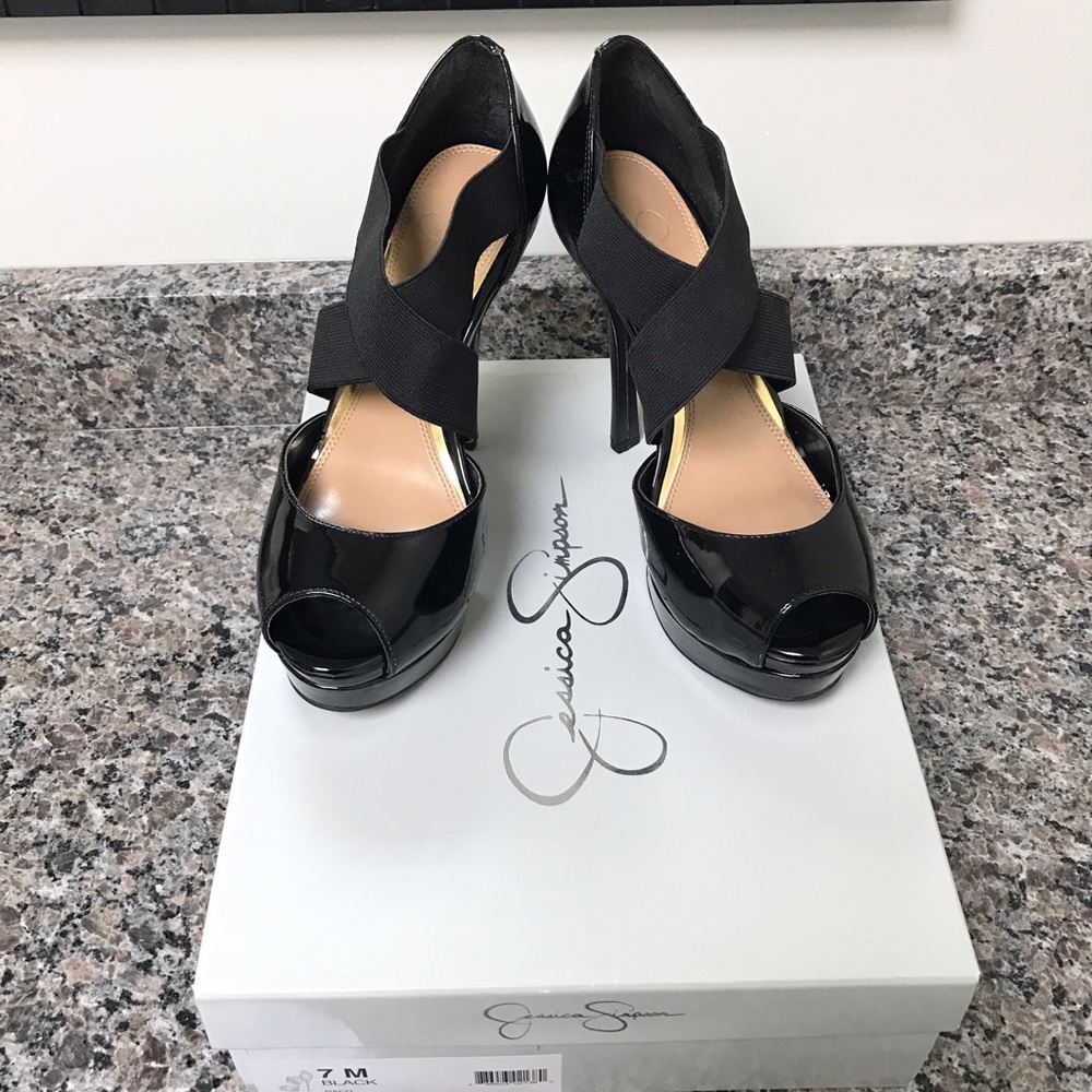 Jessica Simpson patent leather pumps