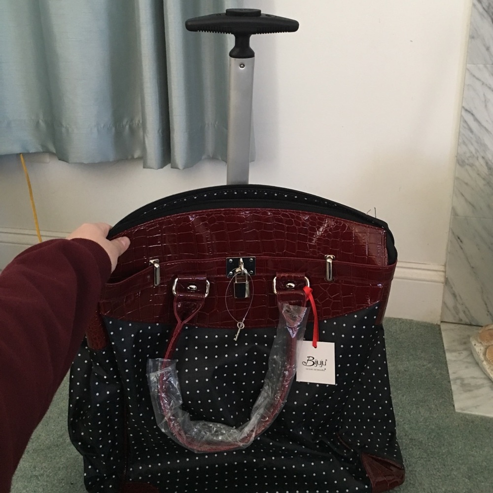 Bijuju wheeled travel bag