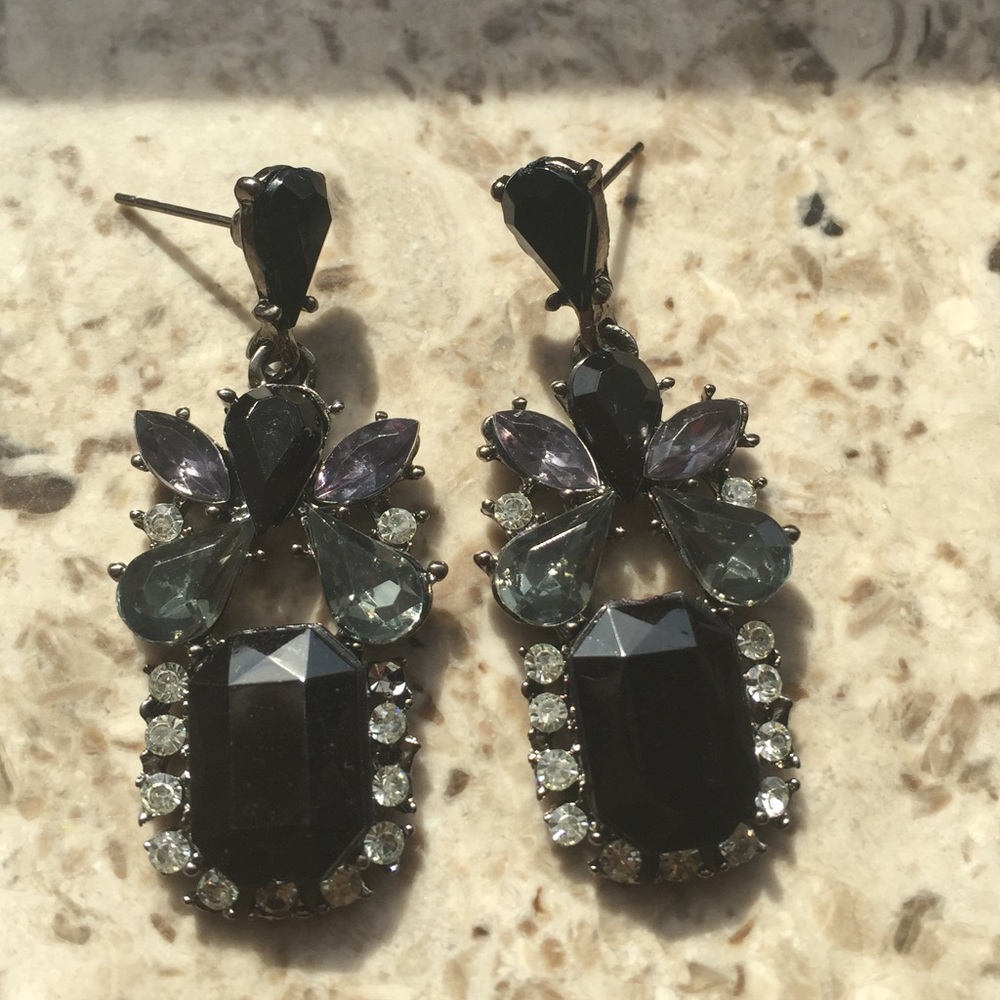 Jewels of Perfection Gray Black Statement Earrings