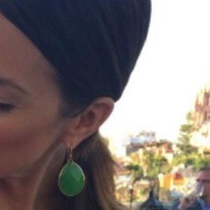 Gorgeous emerald green Stella and Dot earrings