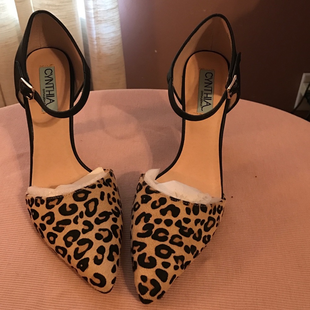 Designer Shoes - Picture 3 of 4