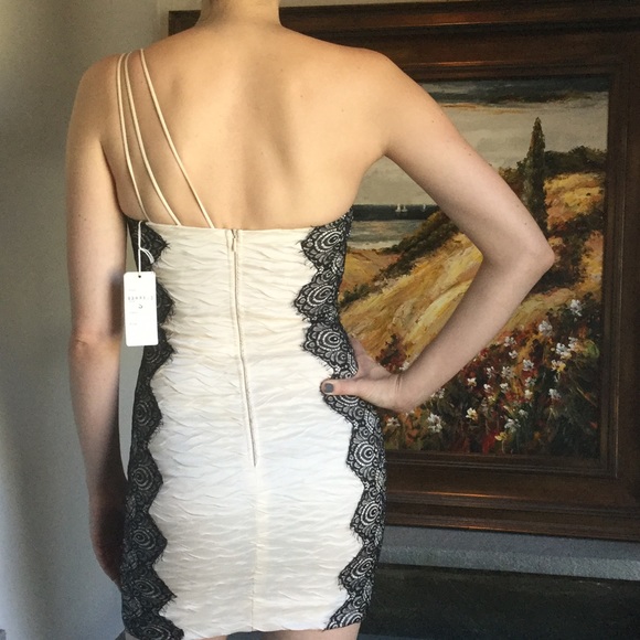 Short asymmetrical cocktail dress - Picture 3 of 6