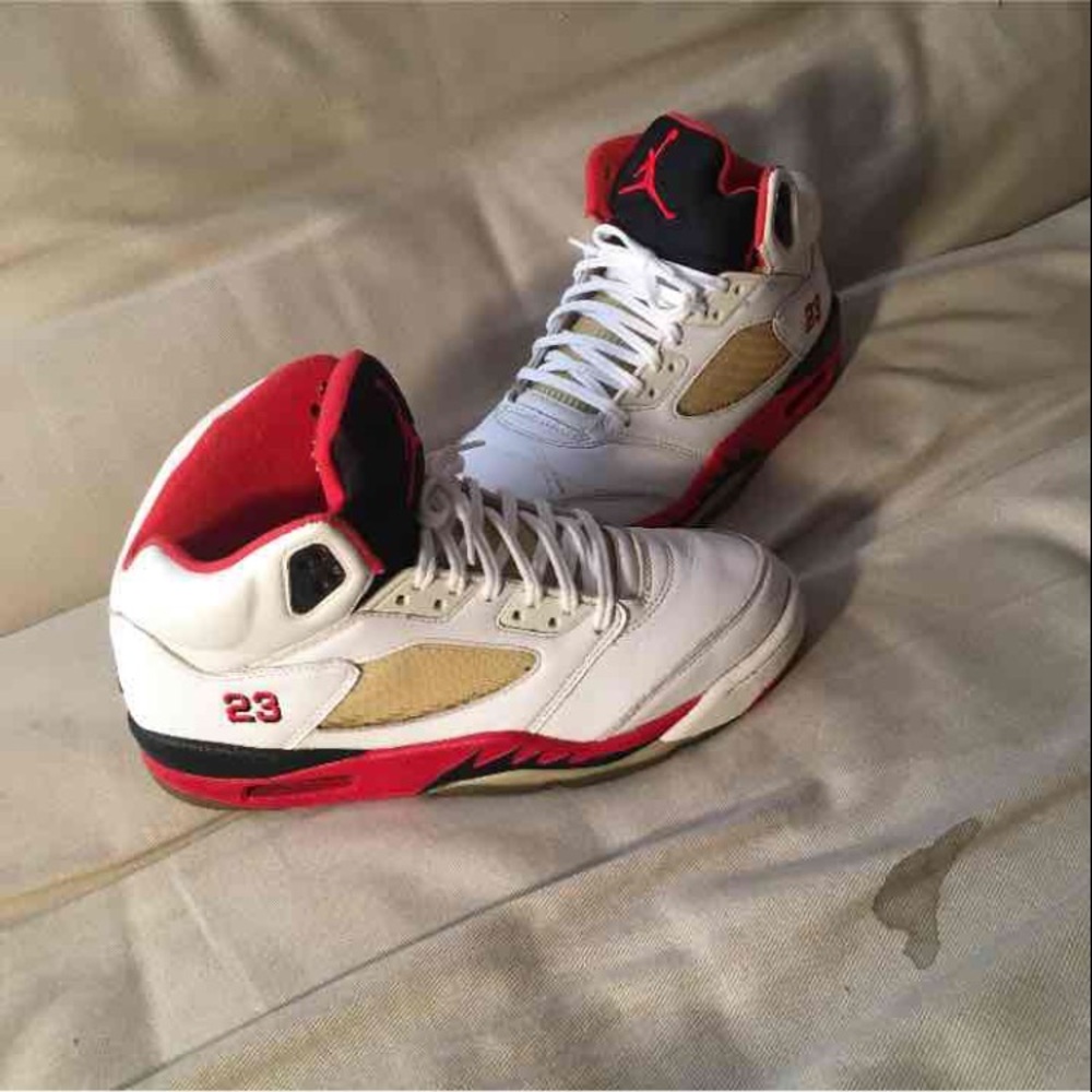Fire Red V - Picture 1 of 4