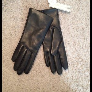 Leather gloves