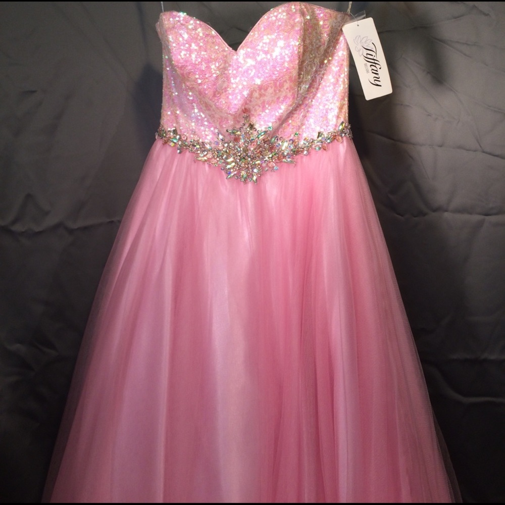 Tiffany Ball Gown (Pink)