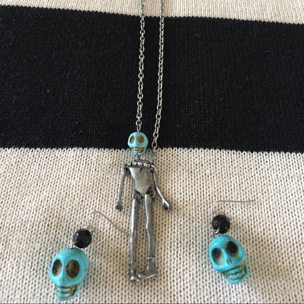 Awesome necklace and earrings