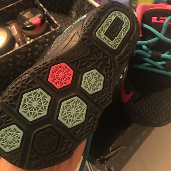 Toddlers Lebron - Picture 4 of 4