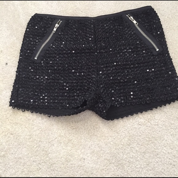 Shorts - Picture 3 of 3