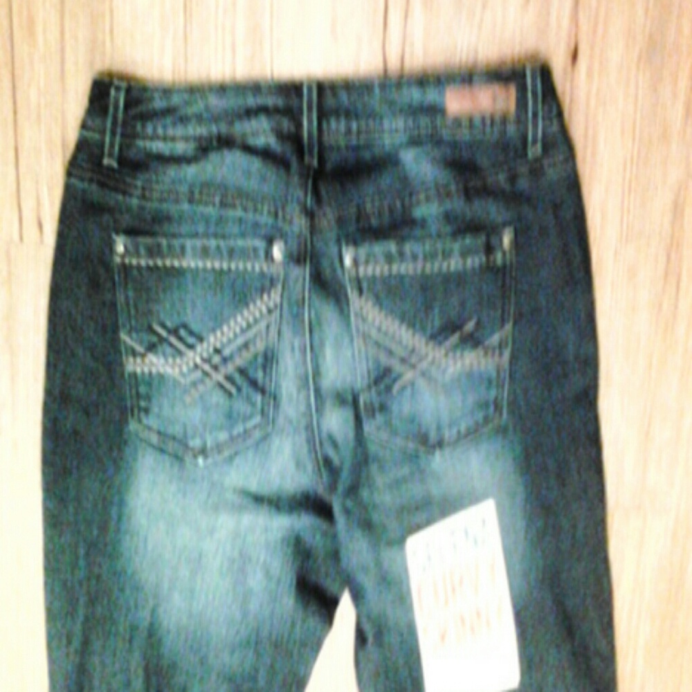 Jeans - Picture 2 of 3