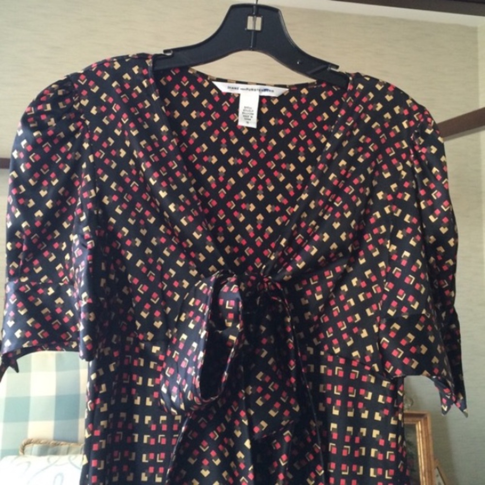 DIANE VON FURSTENBERG SILK DRESS