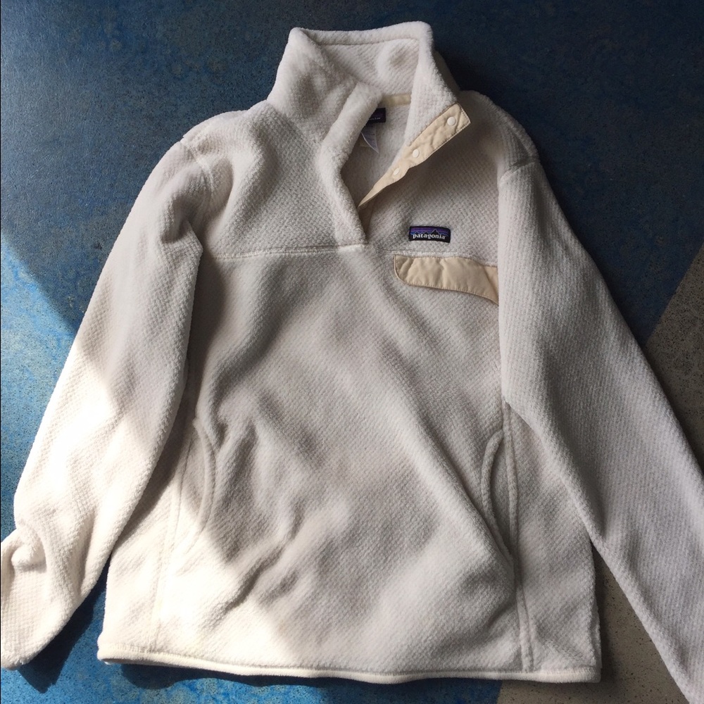 White Patagonia fleece pullover
