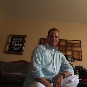 Meet your Posher, Emmit