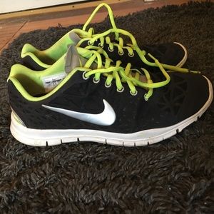 NIKE Free Run 5.0