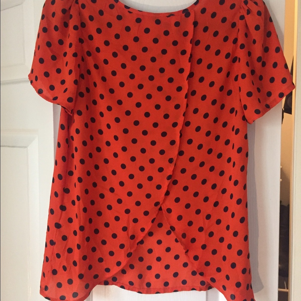 Open back polkadot shirt