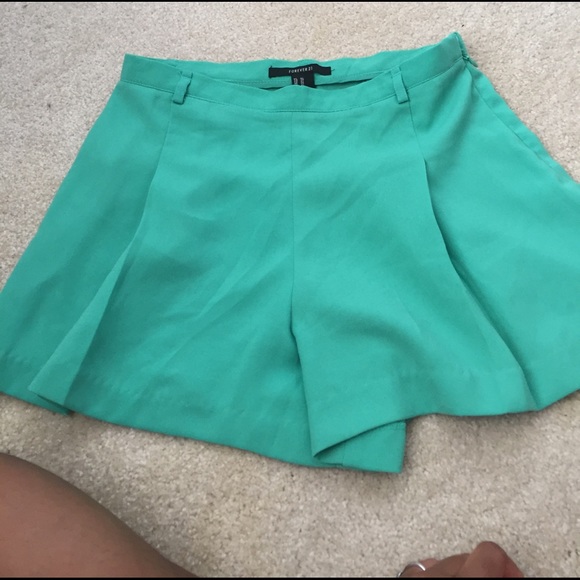 Shorts - Picture 2 of 2