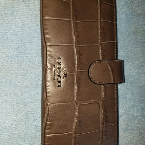Authentic COACH Crocodile texture Wallet - Picture 1 of 4
