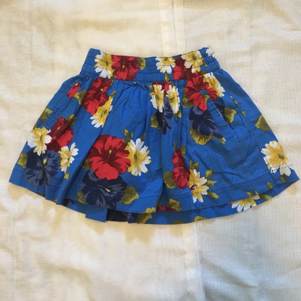 Small S Hollister Floral mini skirt