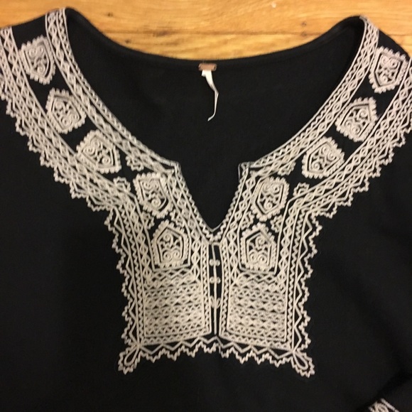 Free People knit, bell sleeve sweatshirt - Picture 2 of 3
