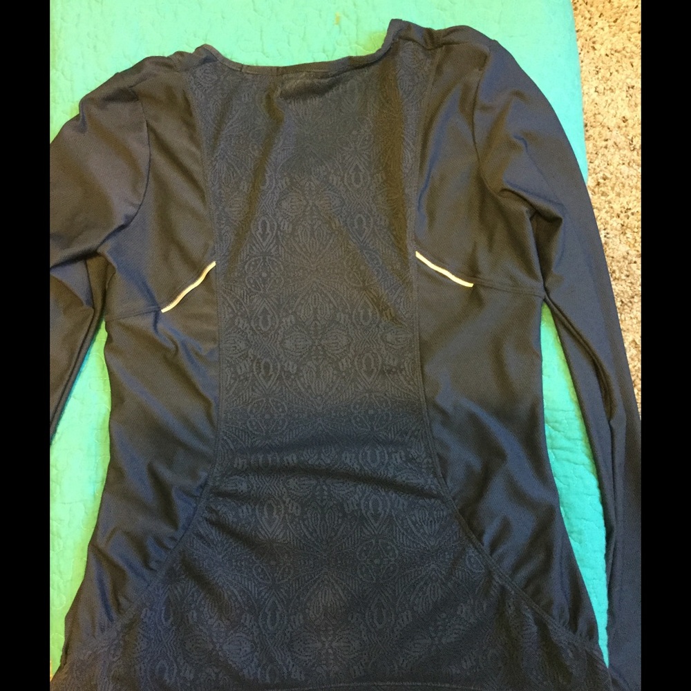 Athleta Long Sleeved Top - Picture 4 of 4