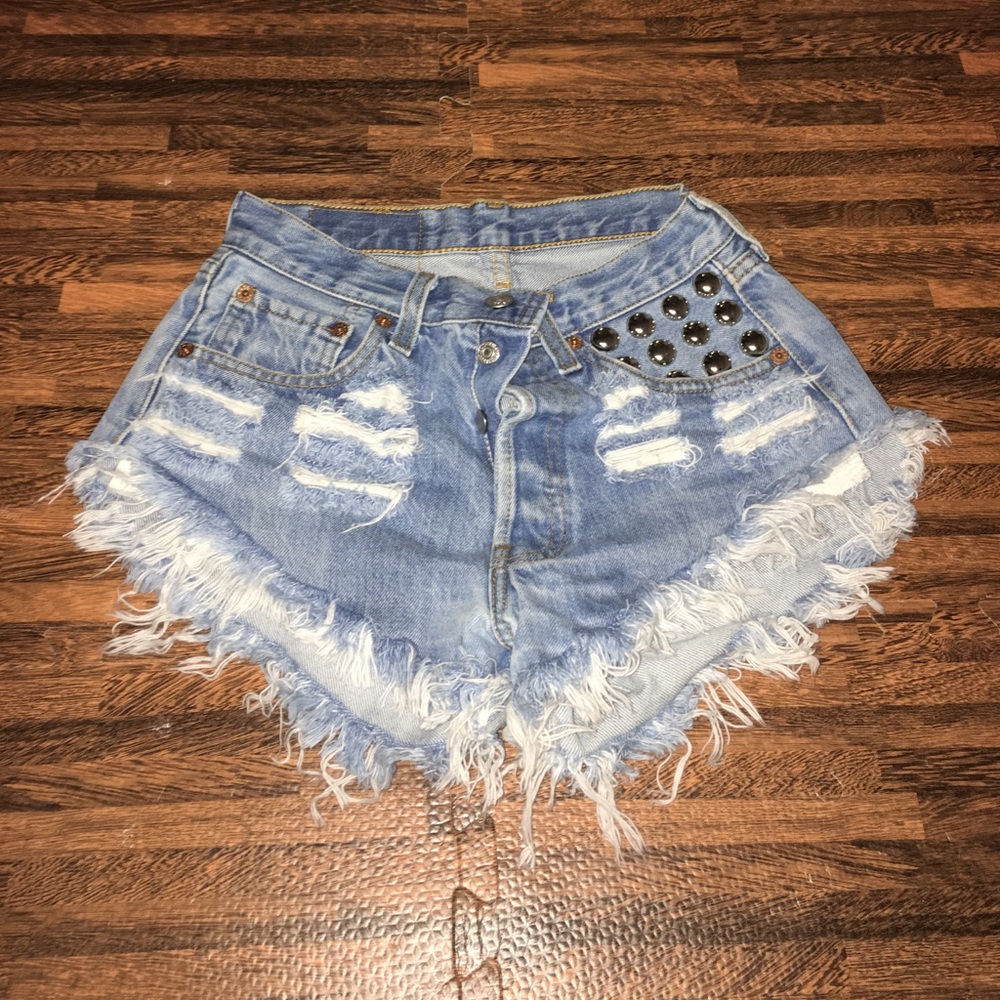 LEVI high waisted jean shorts