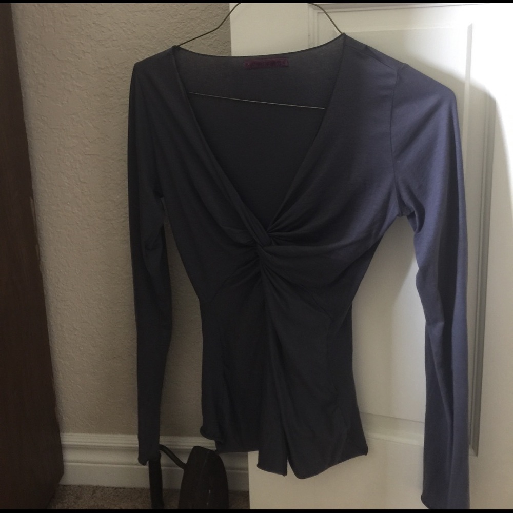 Gray long sleeve shirt